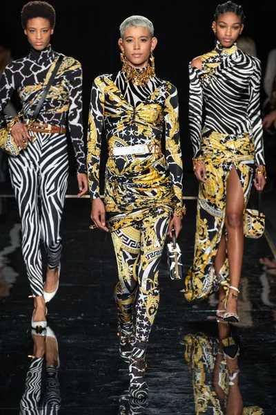 Look 11